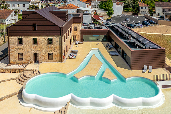 Noble Hotel Winner - Cherry Sculpture Hotel